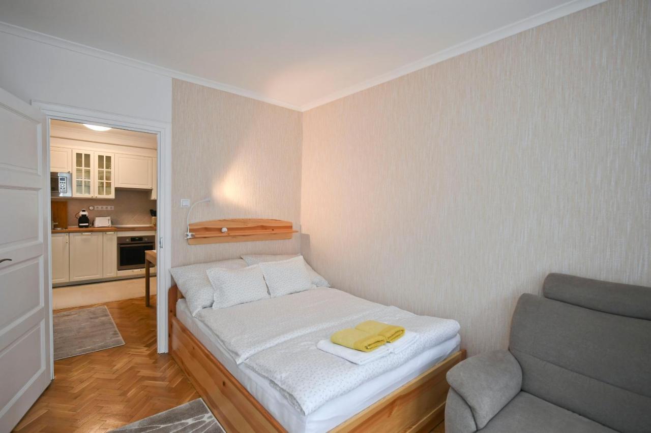 Vicente'S Apartment Эгер Экстерьер фото